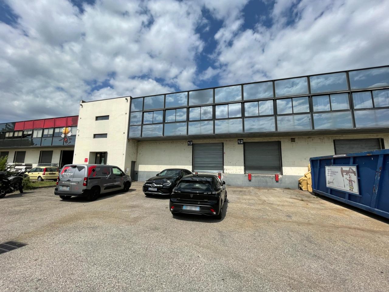 Local d'activité Genas 1139m² Location local d'activité Genas Rhône OLACT2314445 9